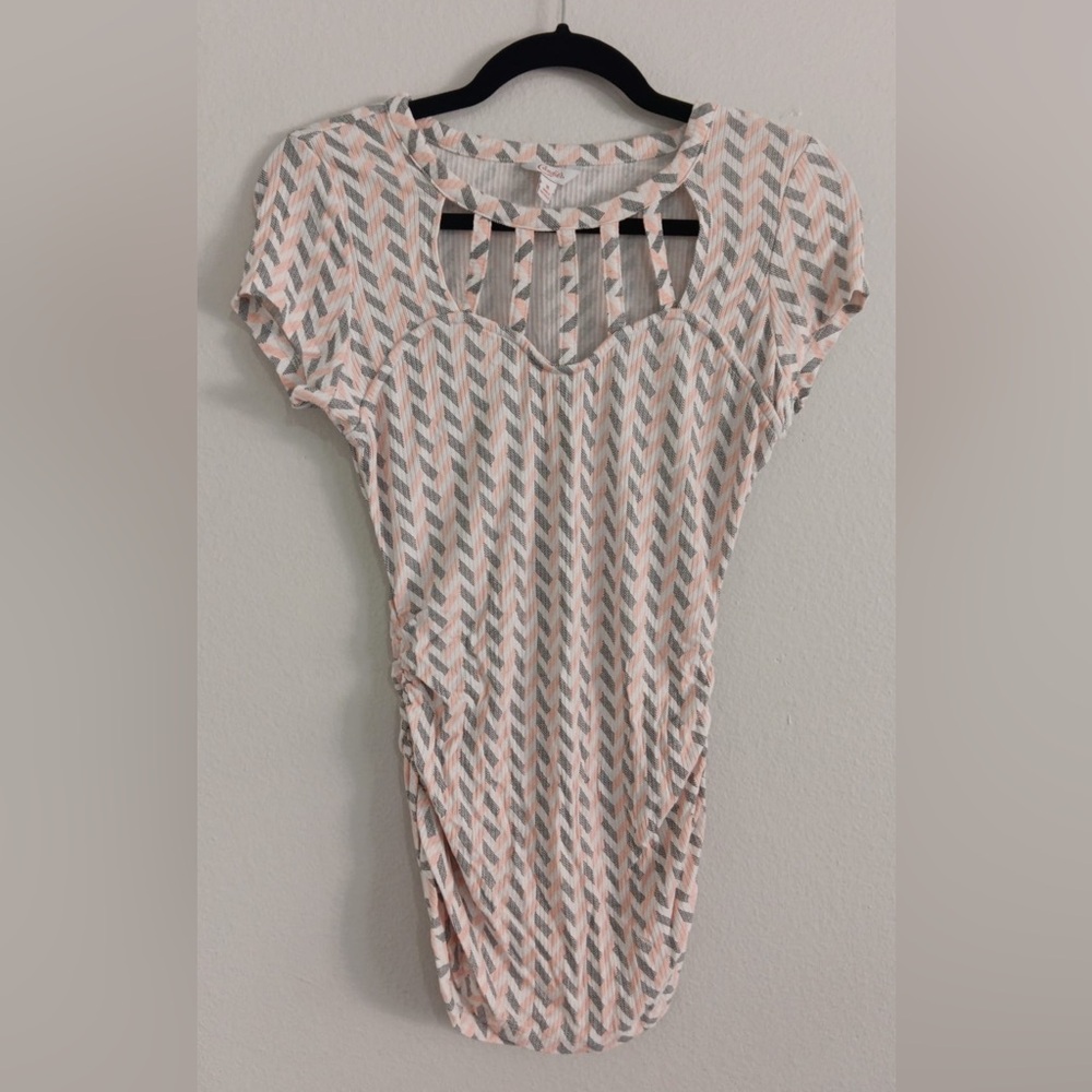 Chevron Patterned Short Sleeve Top